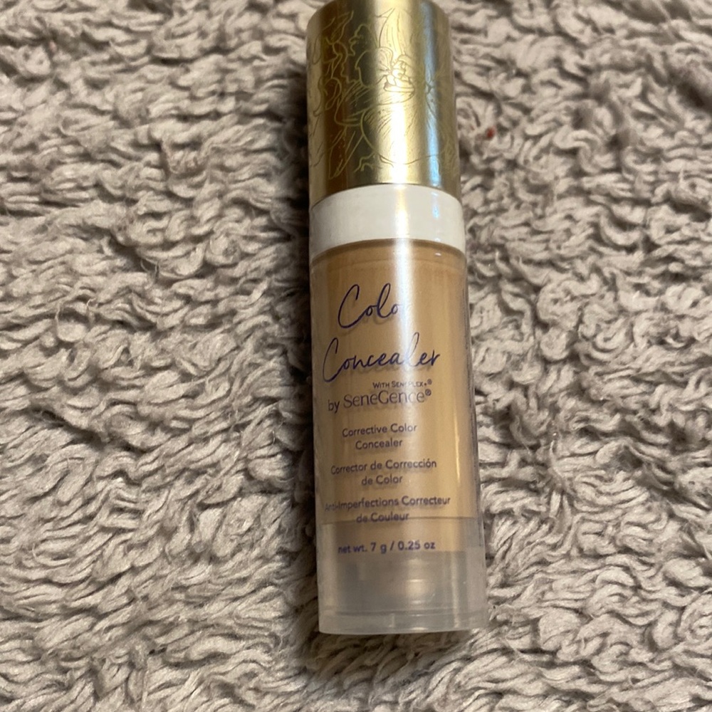 Senegence light concealer…new